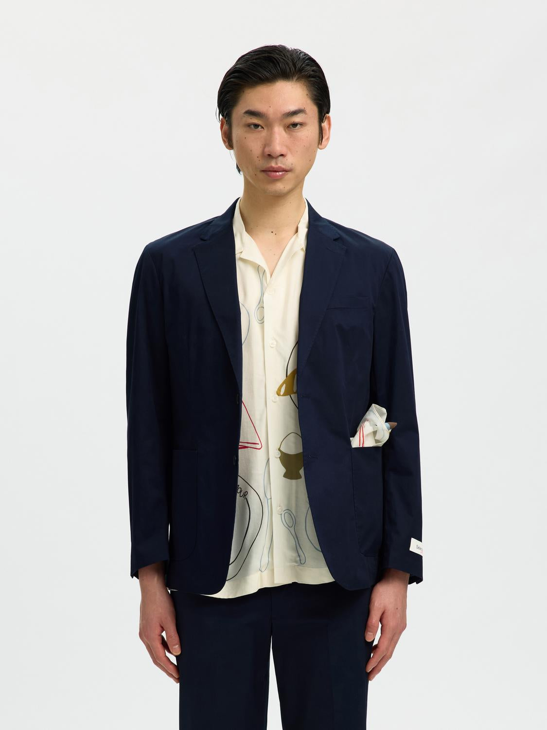 model_shot-front